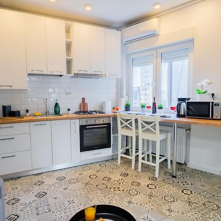 One Bedroom Flat In Bucharest'S Historic District エクステリア 写真