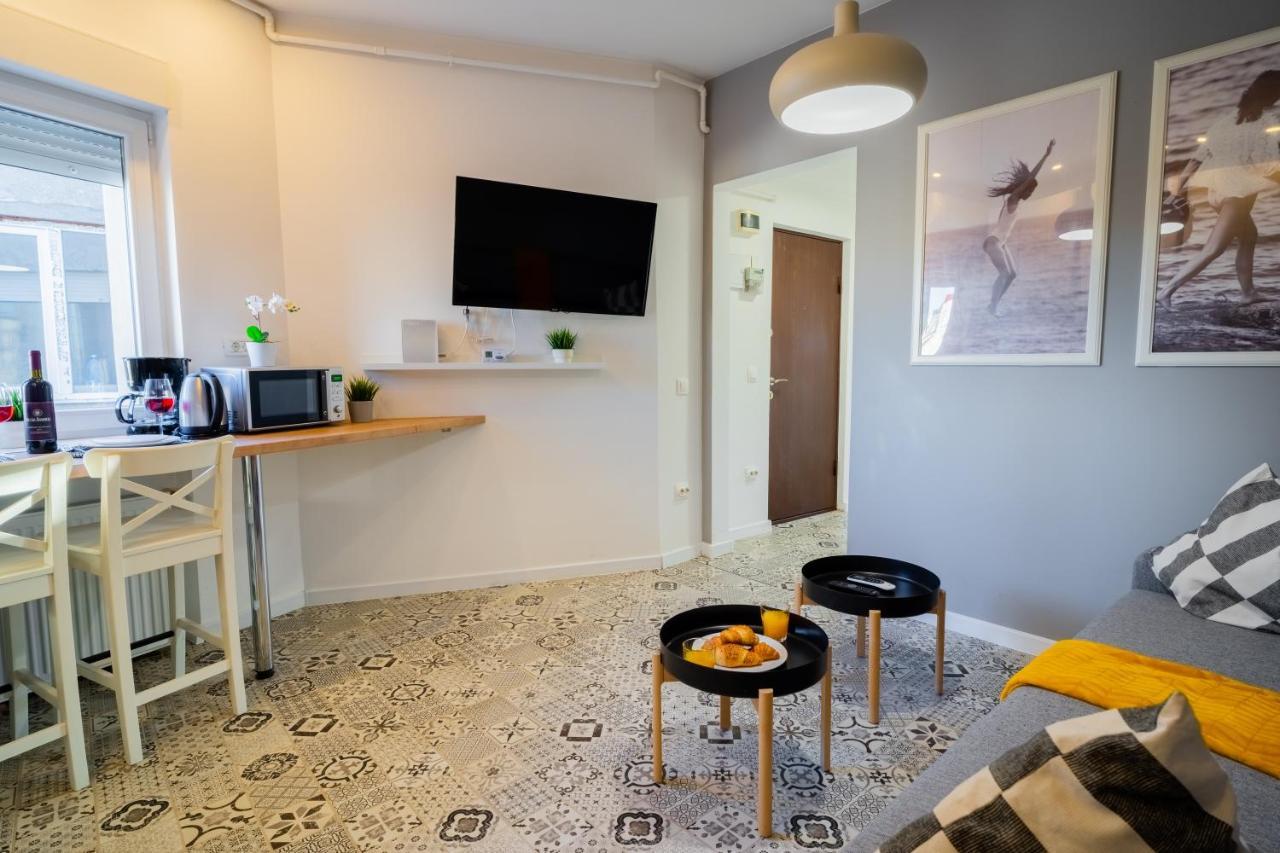 One Bedroom Flat In Bucharest'S Historic District エクステリア 写真