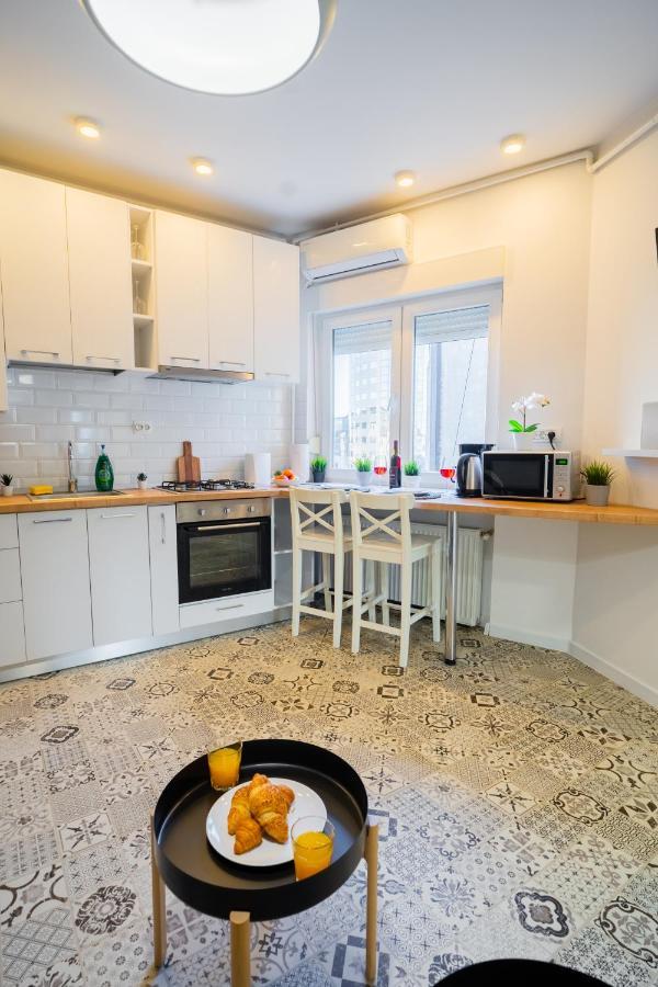 One Bedroom Flat In Bucharest'S Historic District エクステリア 写真