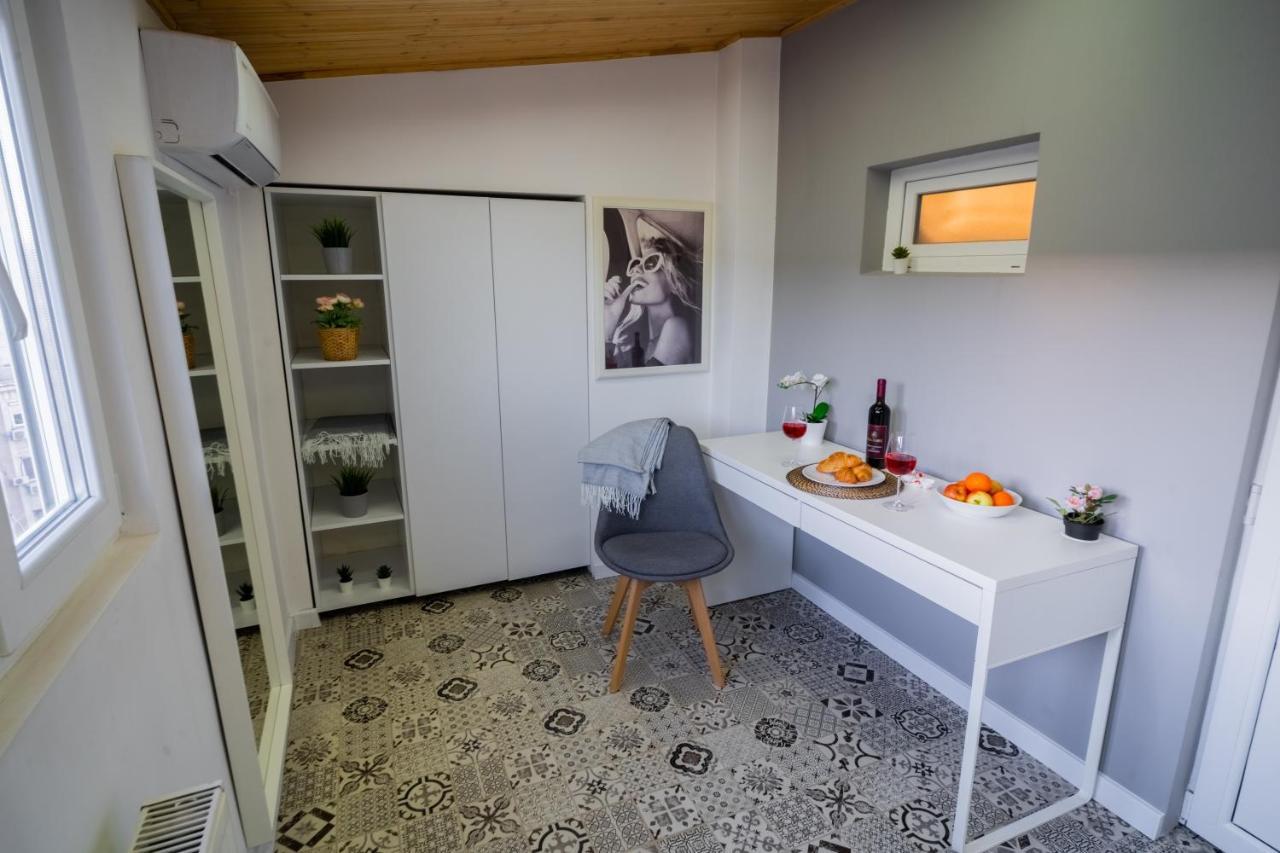 One Bedroom Flat In Bucharest'S Historic District エクステリア 写真